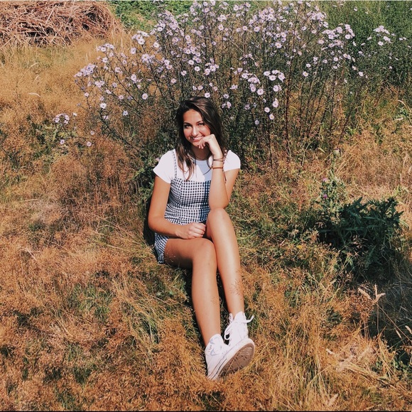 Meet your Posher, Anna - Picture 1 of 1